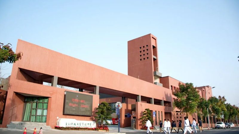 高频低阻抗电容在新能源汽车动力系统中的关键作用**
